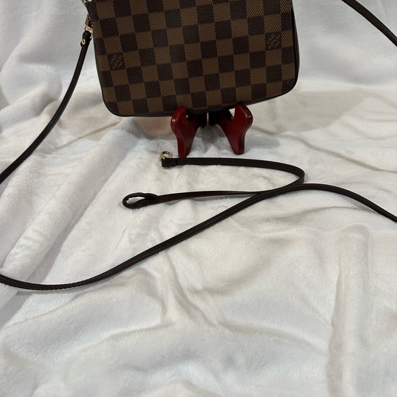 Louis Vuitton Pochette Accessories - Picture 8 of 13